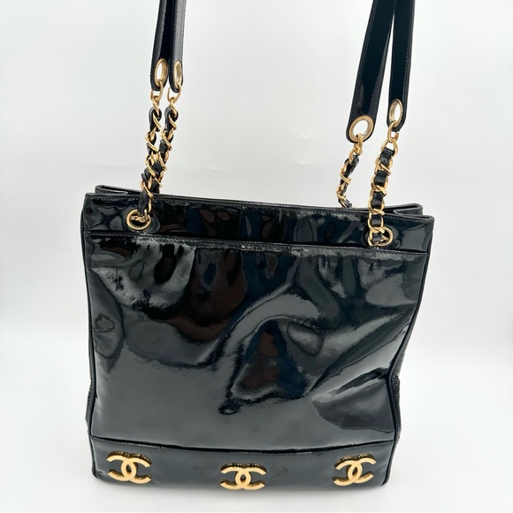 CHANEL Handbags - Chanel Patent Leather Shoulder Bag